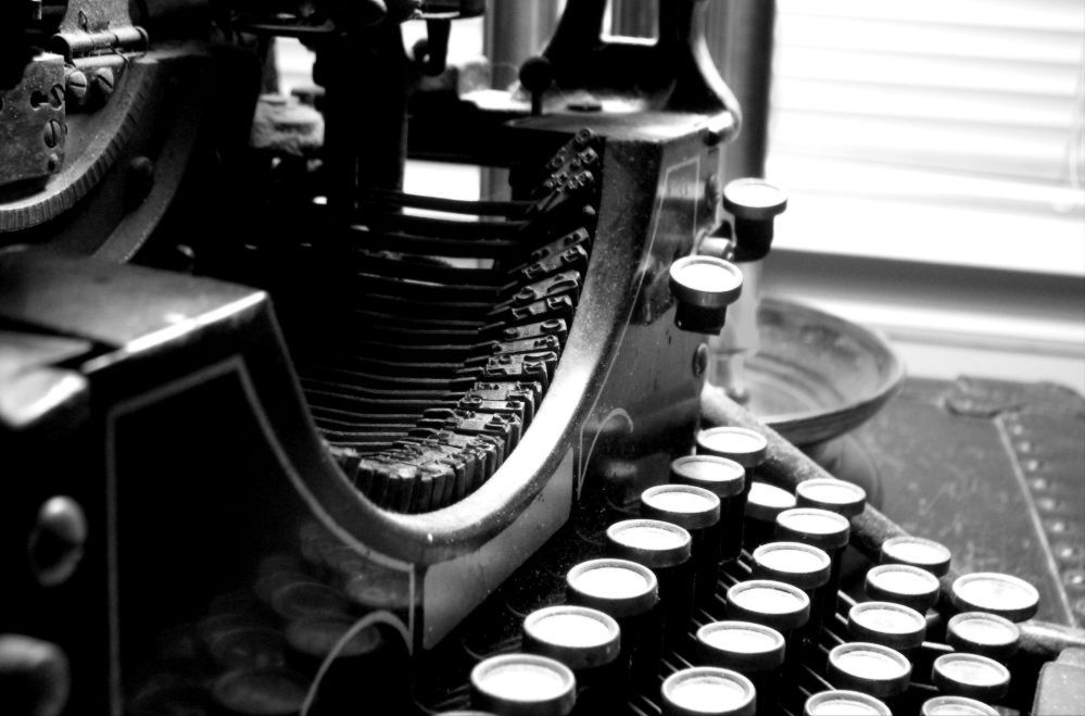 vintage-typewriter